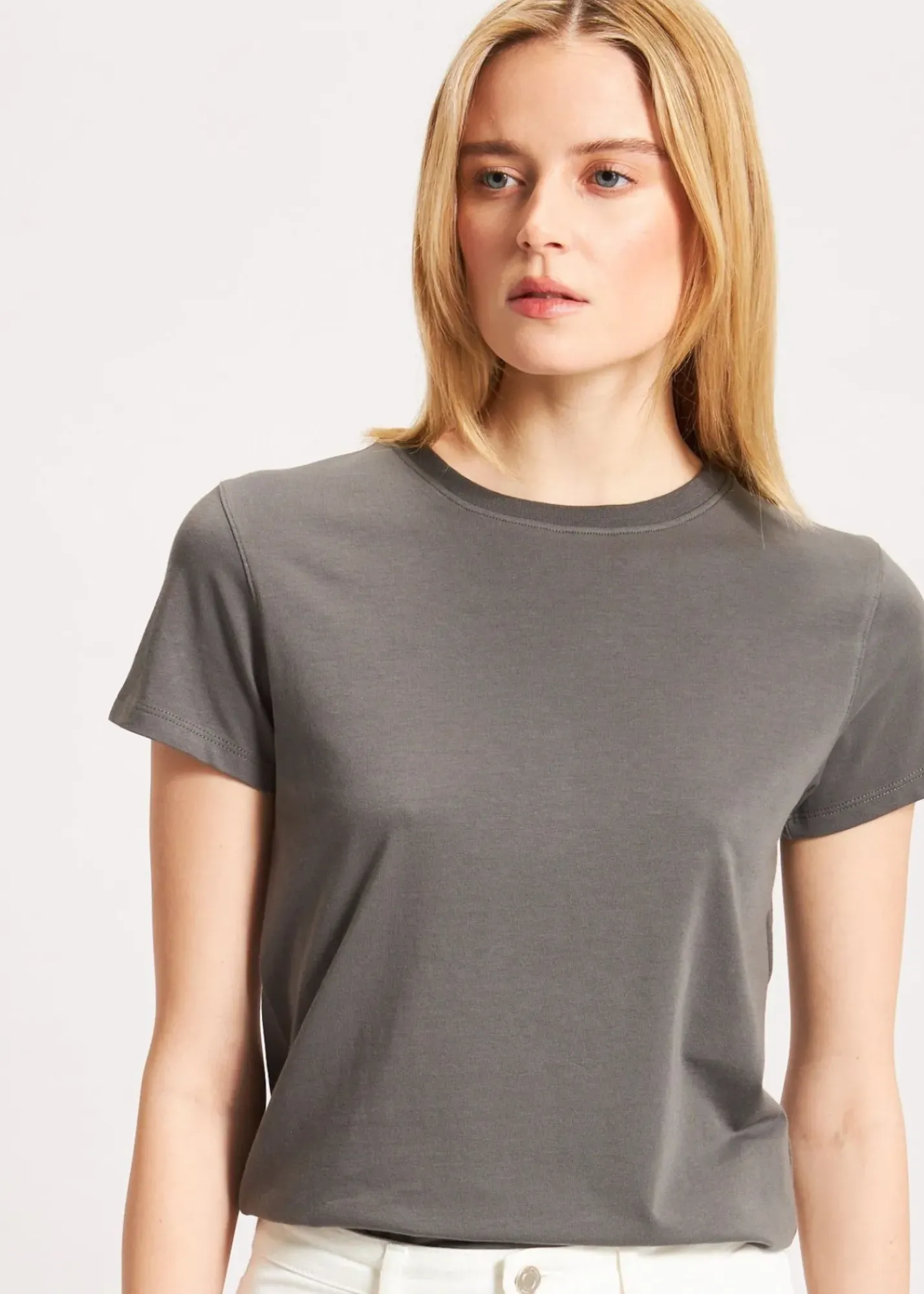 PATRICK ASSARAF Enzyme Wash Lightweight Pima Cotton V-Neck|Women T-Shirts