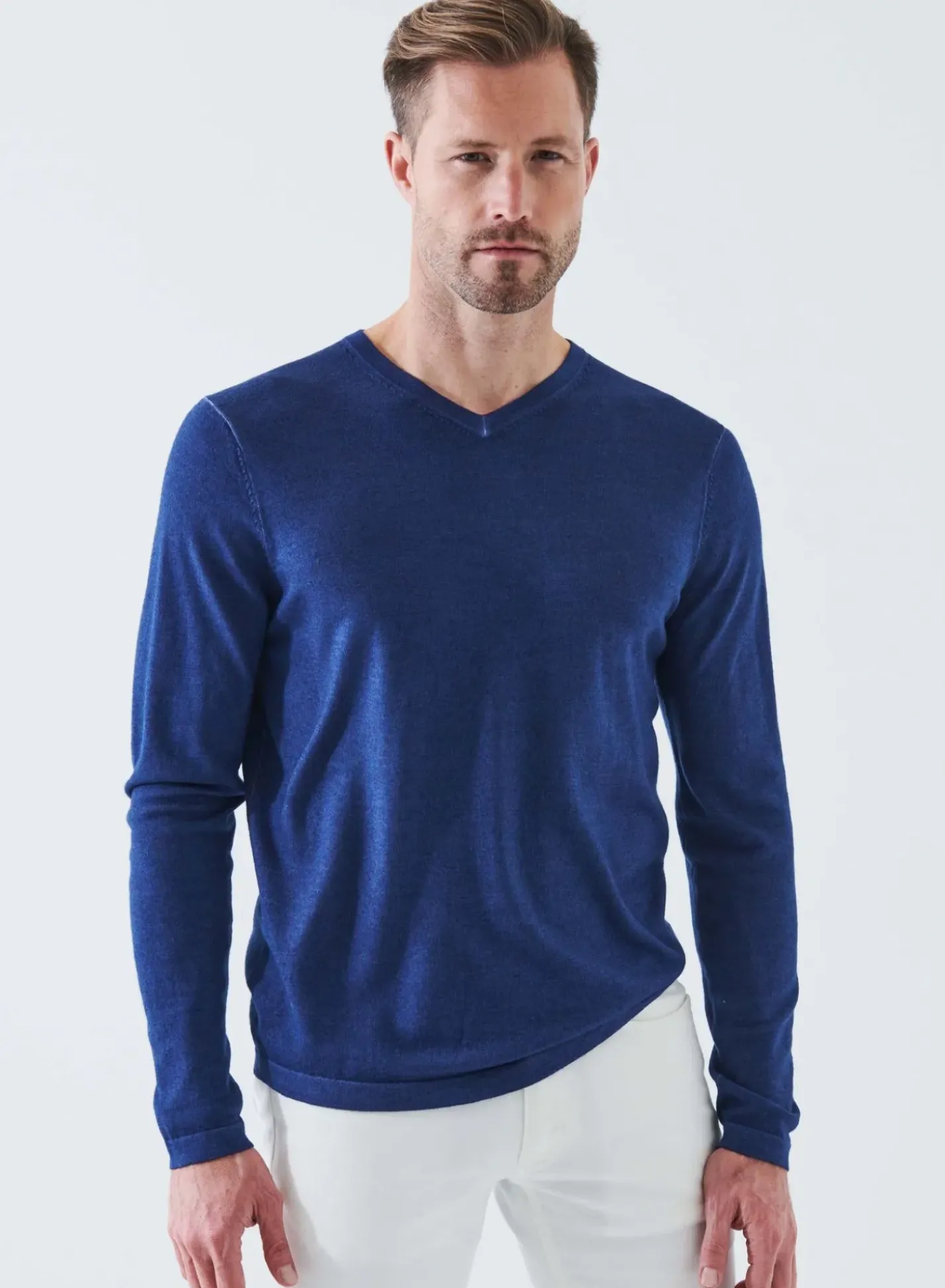 PATRICK ASSARAF Extra-Fine Merino Vintage Wash V-Neck|Men Knitwear
