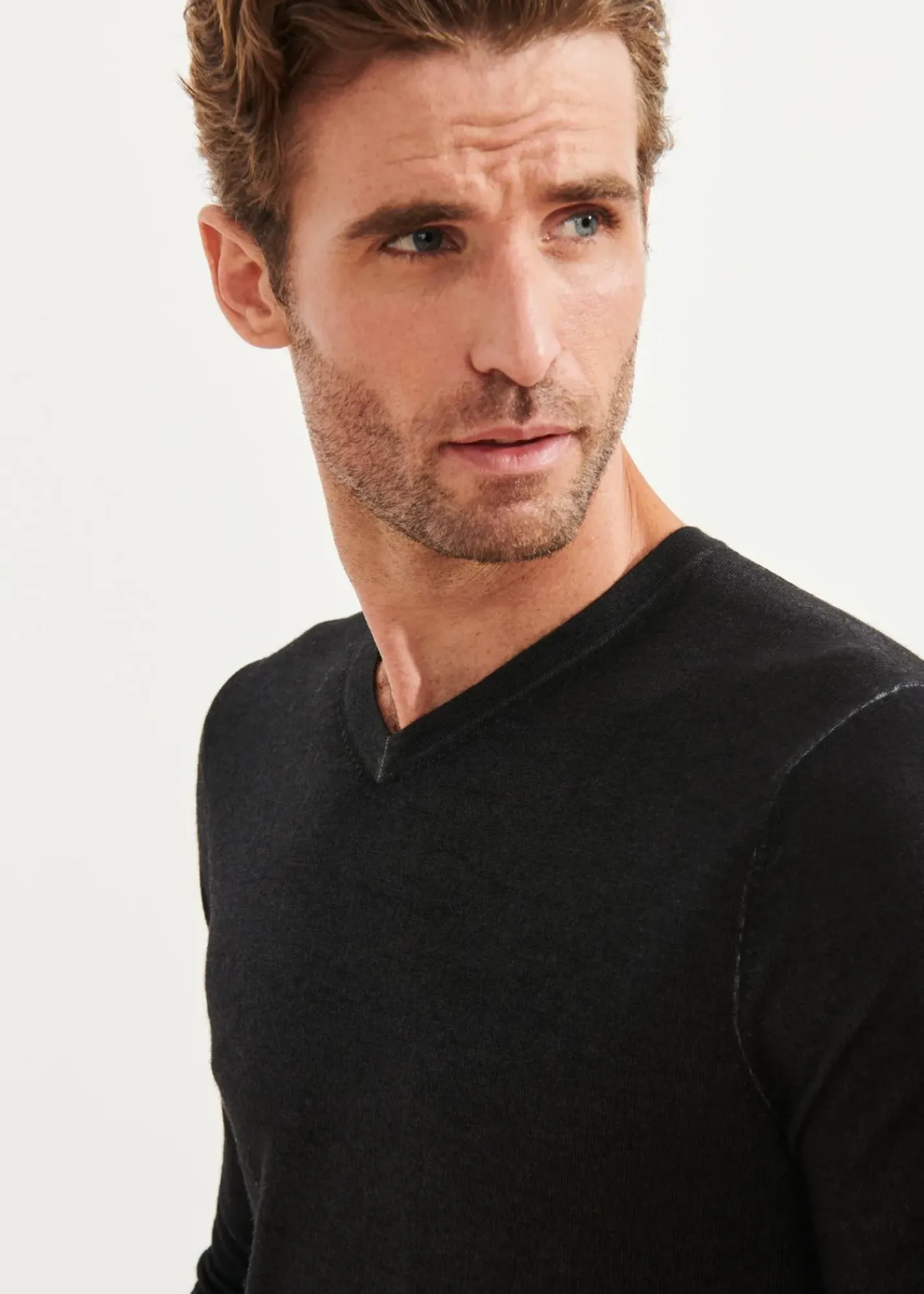 PATRICK ASSARAF Extra-Fine Merino Vintage Wash V-Neck|Men Knitwear