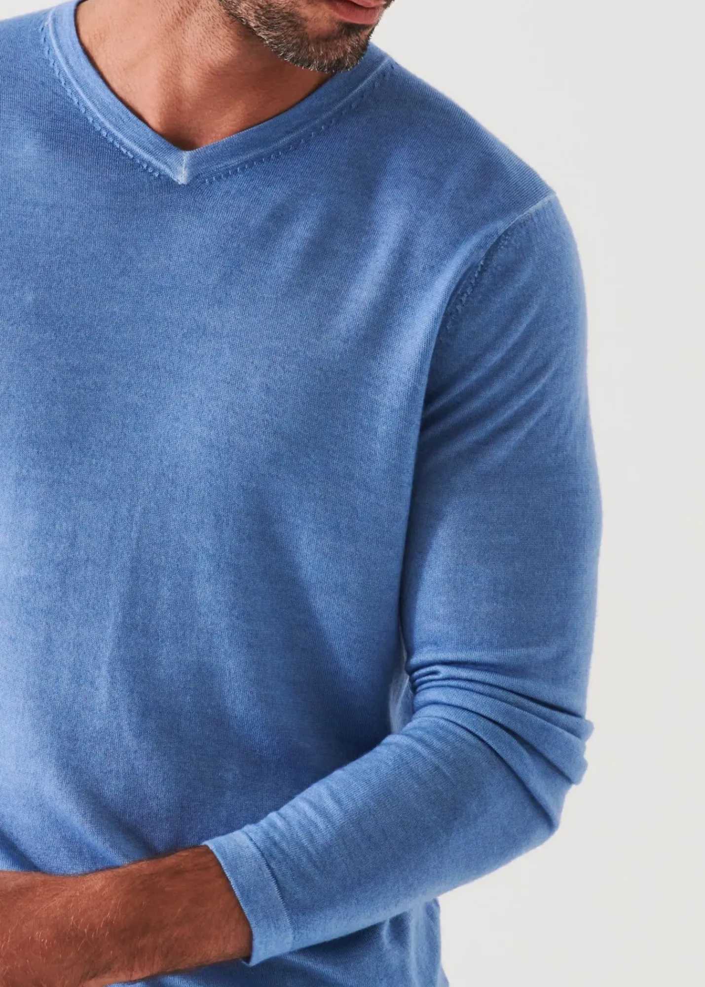 PATRICK ASSARAF Extra-Fine Merino Vintage Wash V-Neck|Men Knitwear