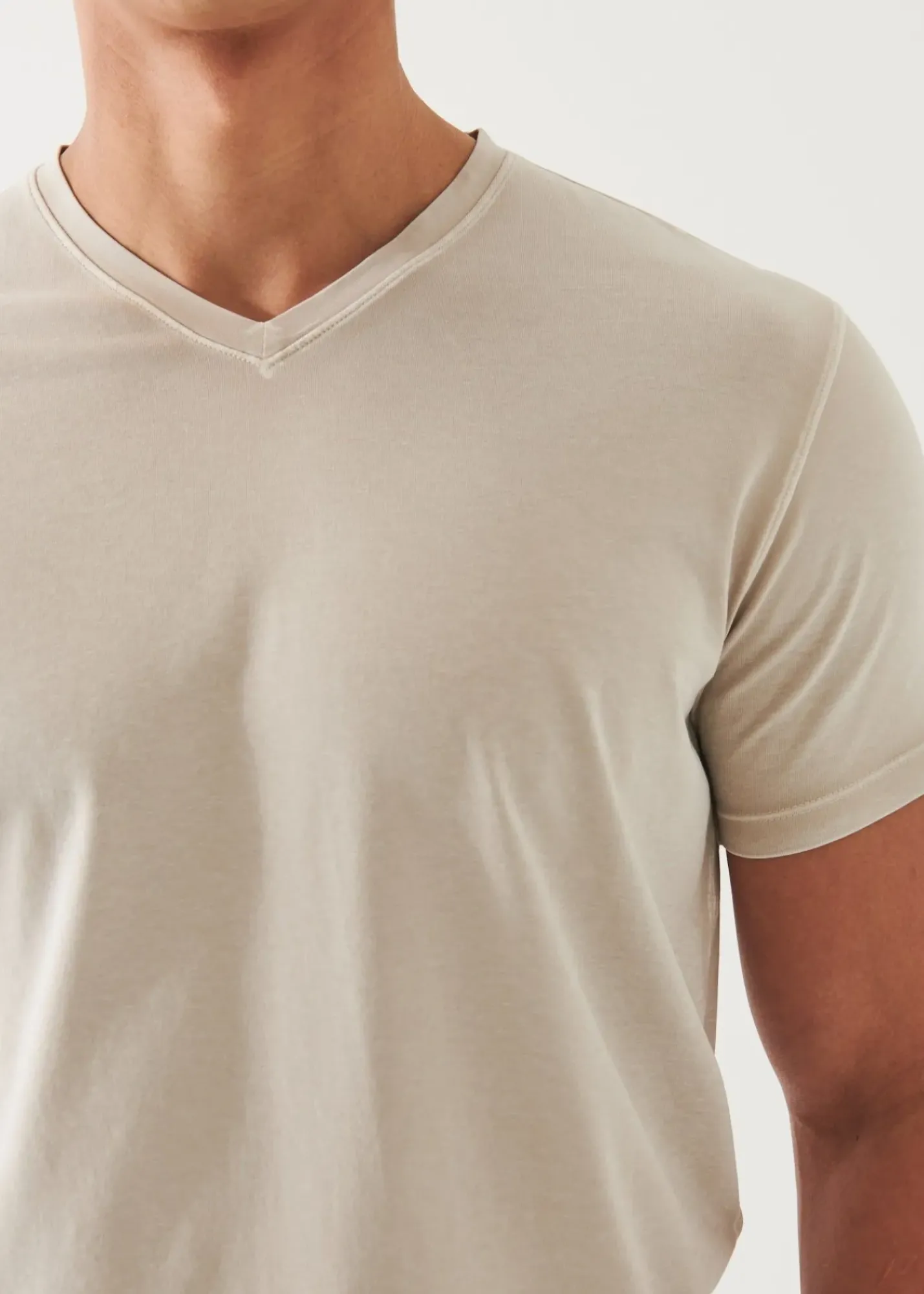 PATRICK ASSARAF Pima Cotton Stretch Vintage Wash V-Neck T-Shirt|Men T-Shirts