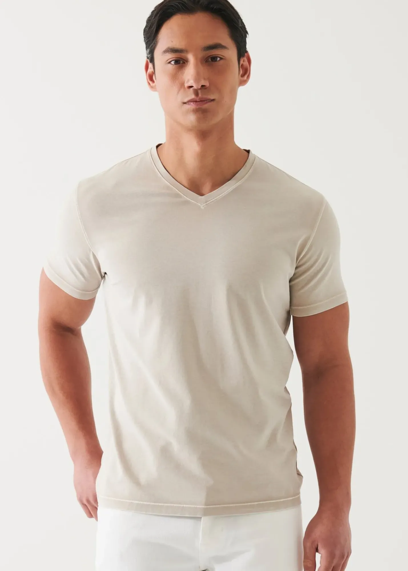 PATRICK ASSARAF Pima Cotton Stretch Vintage Wash V-Neck T-Shirt|Men T-Shirts