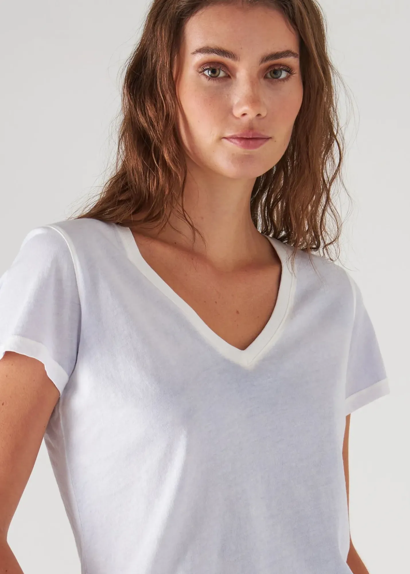 PATRICK ASSARAF Reverse Spray Lightweight Pima Cotton V-Neck T-Shirt|Women T-Shirts