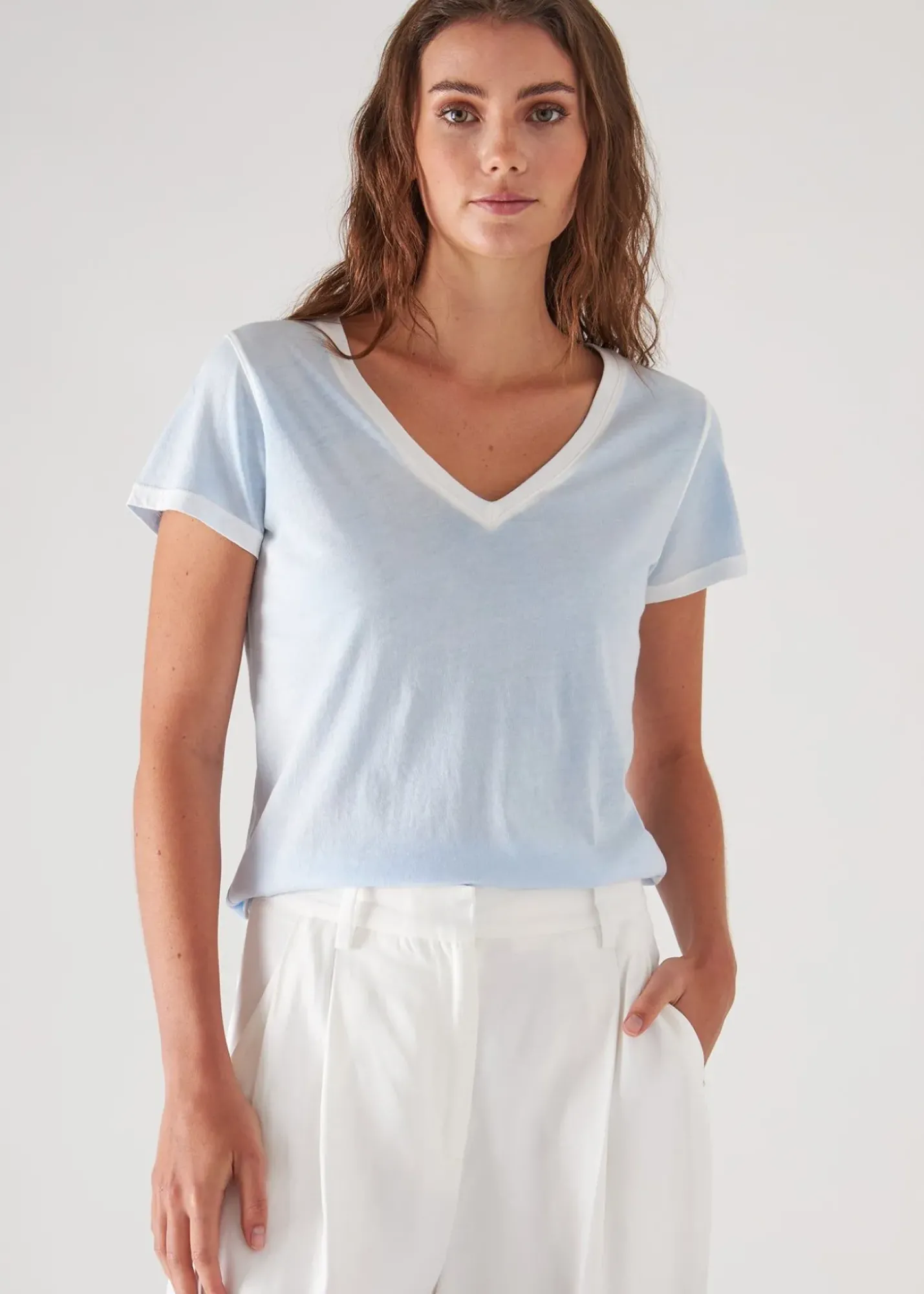 PATRICK ASSARAF Reverse Spray Lightweight Pima Cotton V-Neck T-Shirt|Women T-Shirts