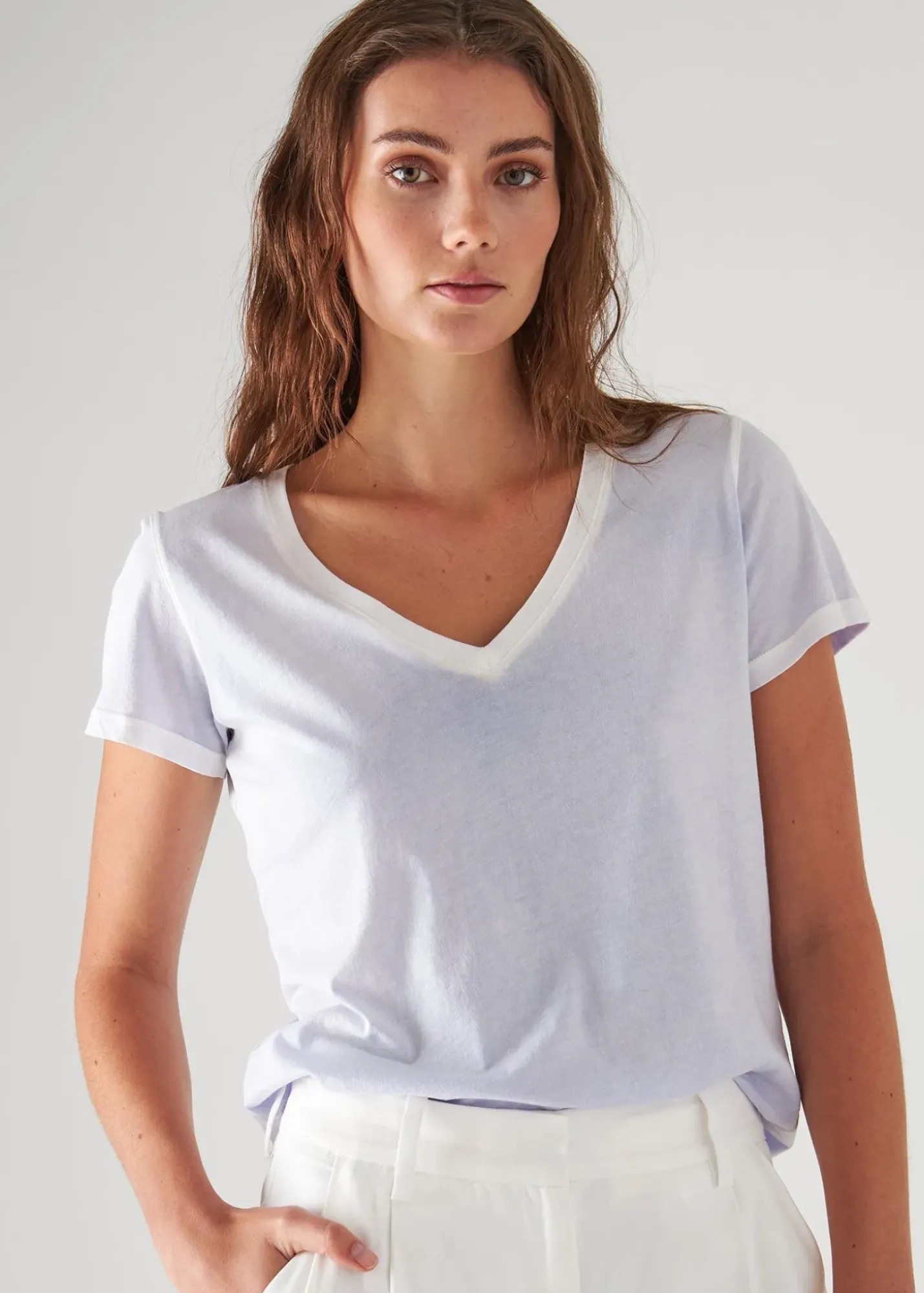 PATRICK ASSARAF Reverse Spray Lightweight Pima Cotton V-Neck T-Shirt|Women T-Shirts