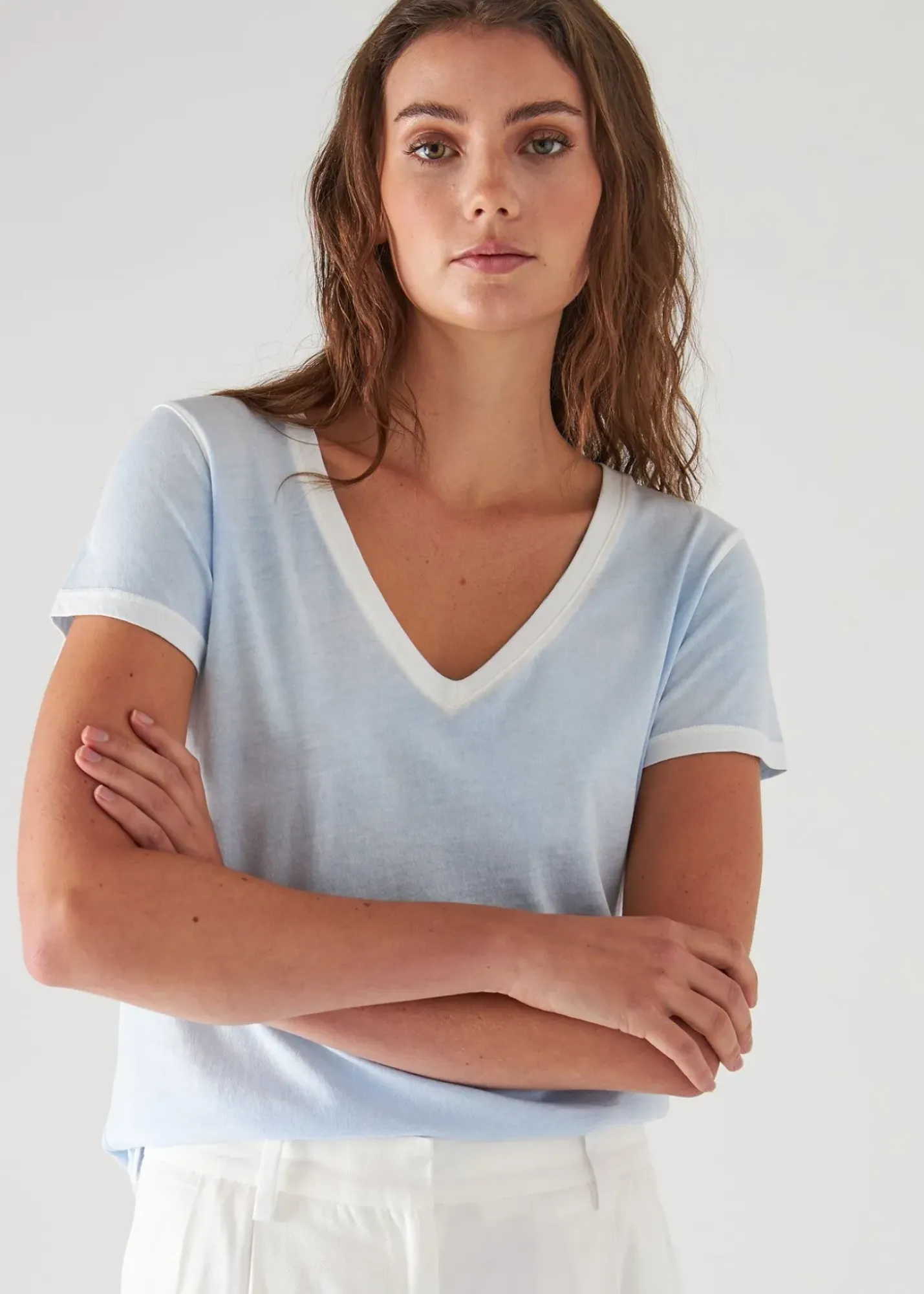 PATRICK ASSARAF Reverse Spray Lightweight Pima Cotton V-Neck T-Shirt|Women T-Shirts