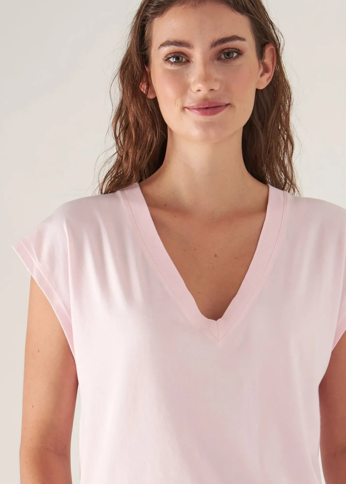 PATRICK ASSARAF Sublime Reactive Pima Cotton Stretch Dolman V-Neck|Women T-Shirts